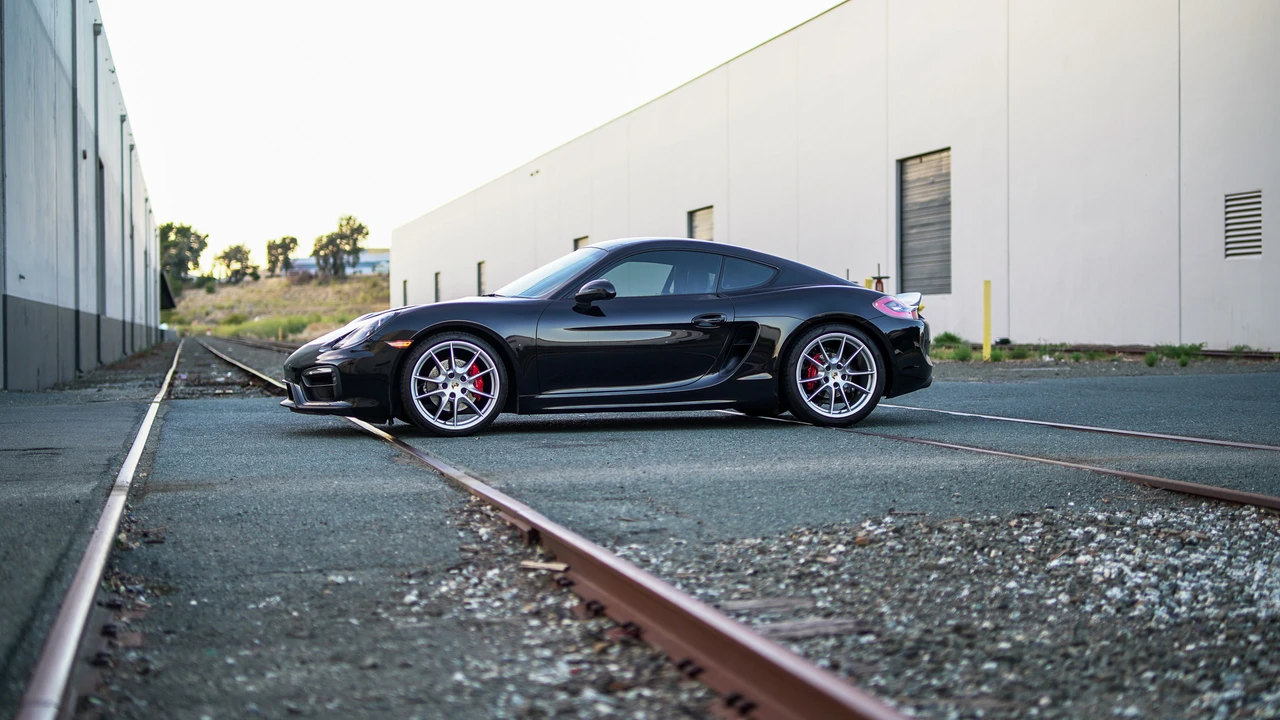 2016 Porsche 981 Cayman GTS - Image 30 of 31
