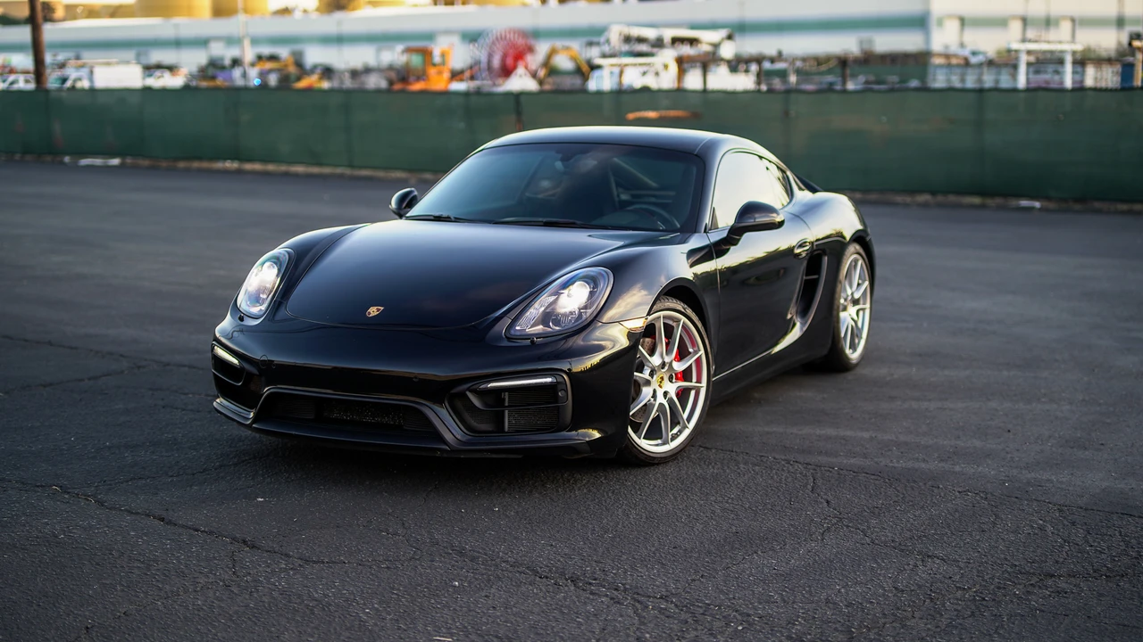 2016 Porsche 981 Cayman GTS - Image 25 of 31