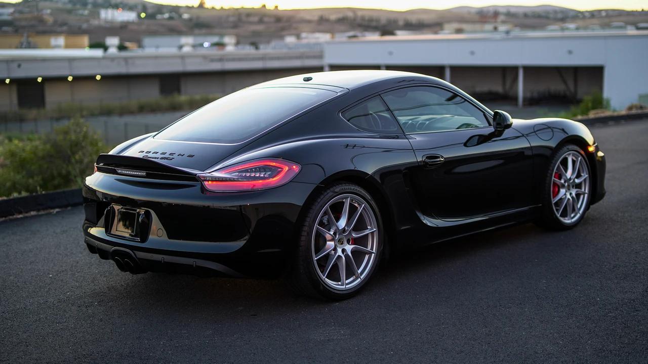 2016 Porsche 981 Cayman GTS - Image 14 of 31