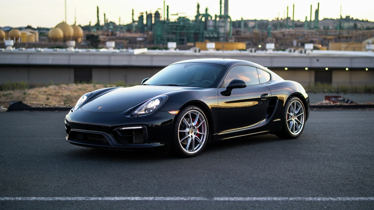 2016 Porsche 981 Cayman GTS - Image 5 of 31
