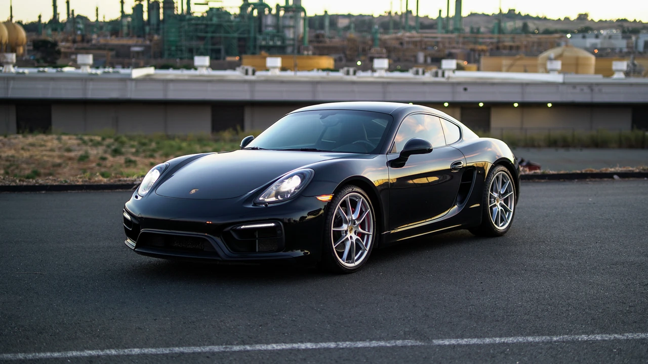 2016 Porsche 981 Cayman GTS - Image 4 of 31