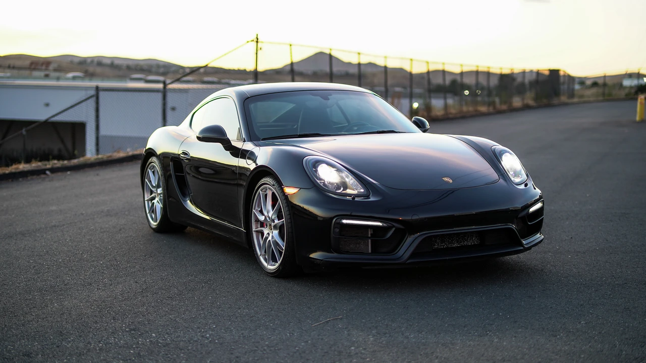 2016 Porsche 981 Cayman GTS - Image 19 of 31