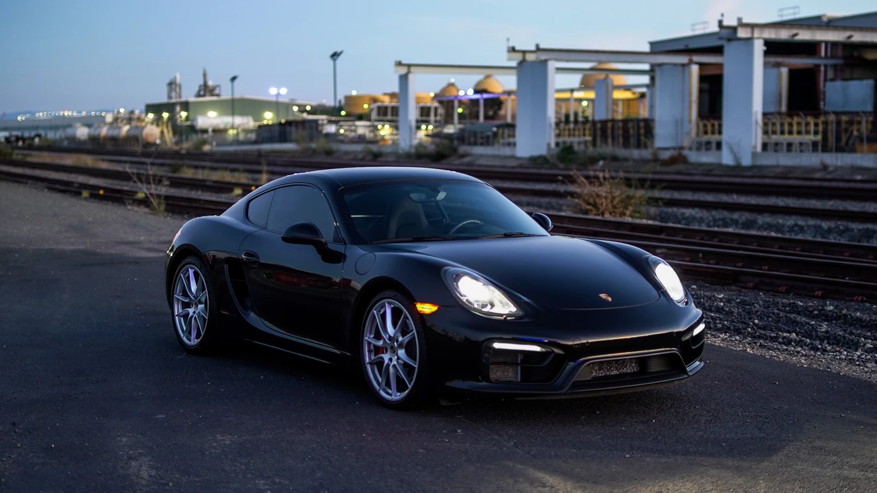 2016 Porsche 981 Cayman GTS - Image 21 of 31