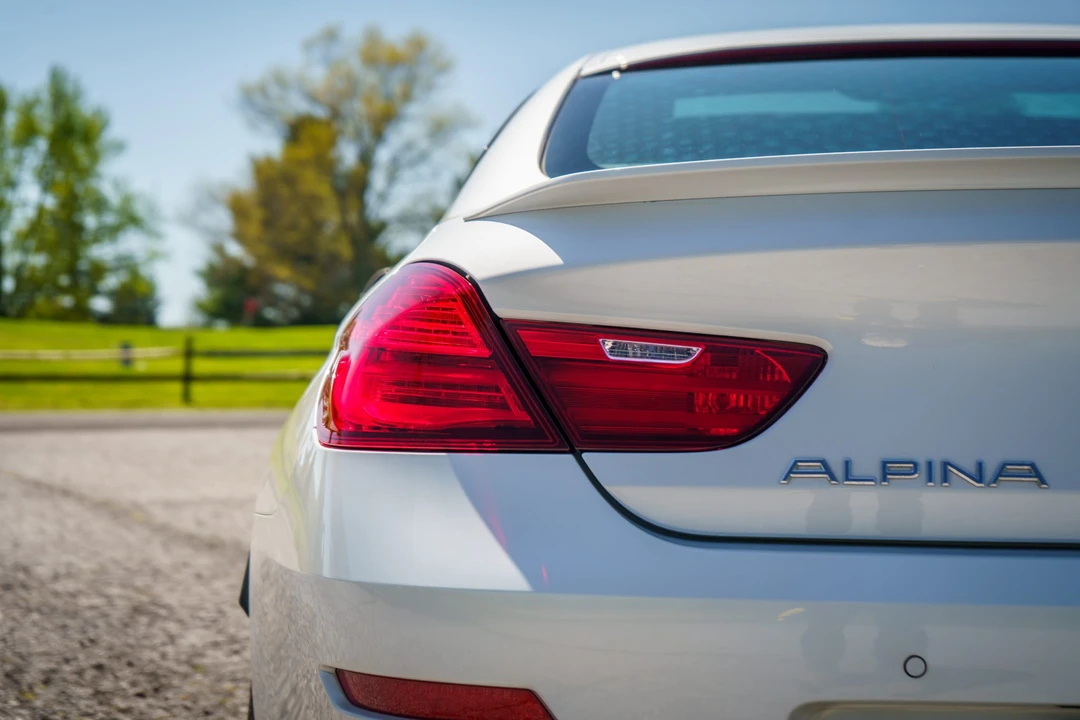 2017 BMW Alpina B6 - Image 27 of 31