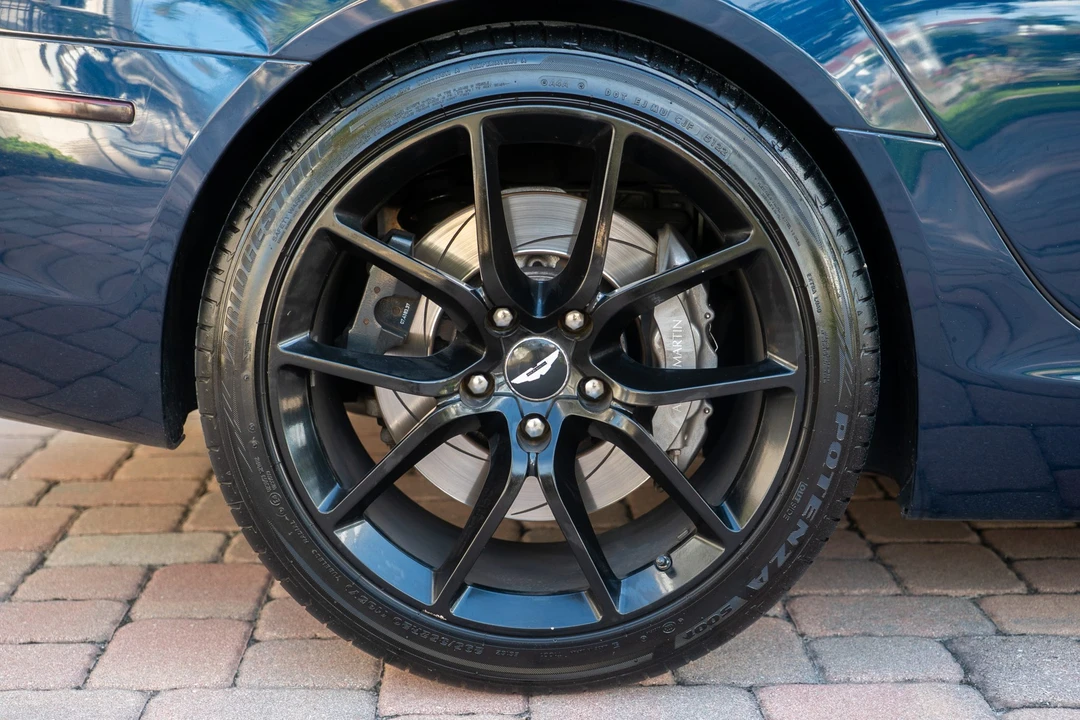 2017 Aston Martin Rapide - Image 29 of 31