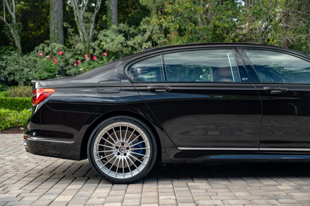 2018 BMW Alpina B7 - Image 11 of 21