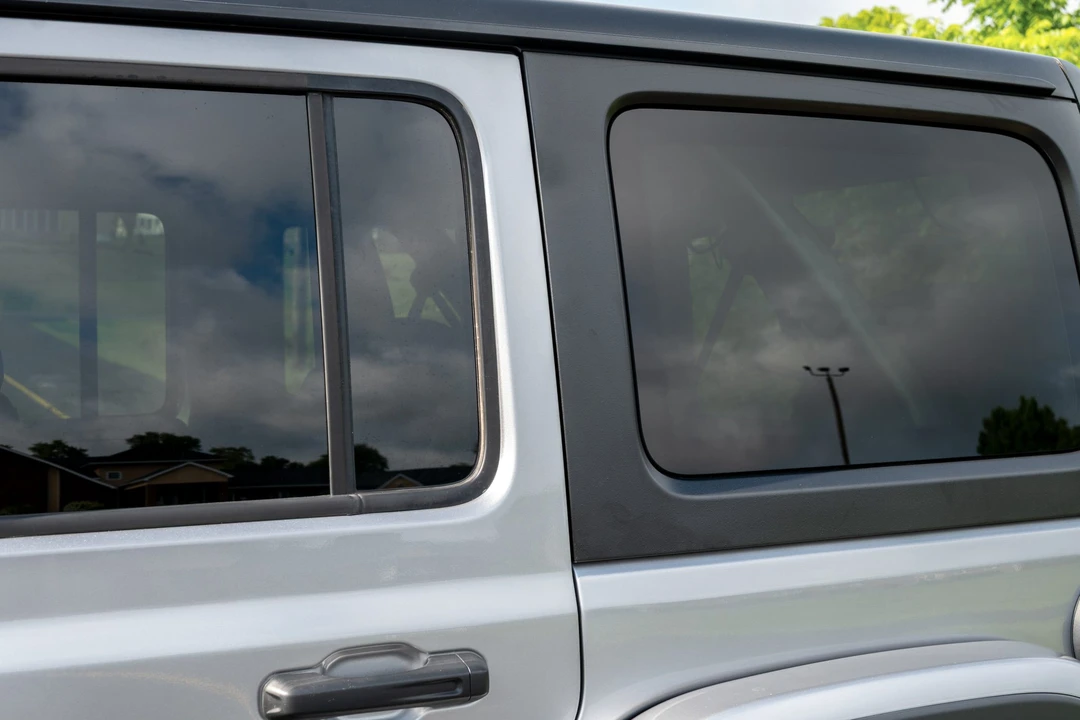 2018 Jeep JL Wrangler - Image 17 of 31