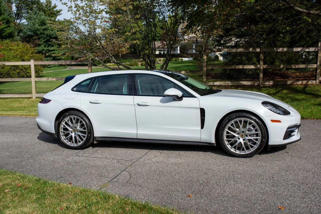 2018 Porsche 971 Panamera - Image 16 of 31