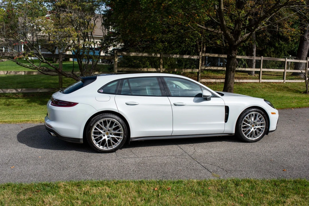 2018 Porsche 971 Panamera - Image 17 of 31