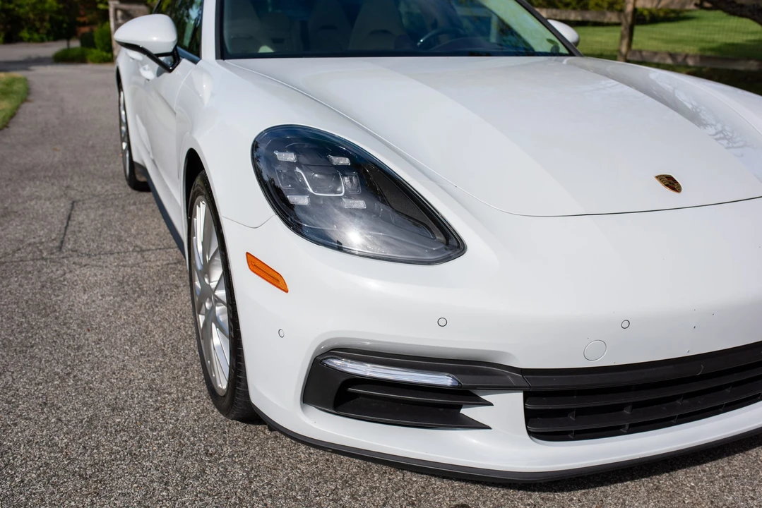 2018 Porsche 971 Panamera - Image 27 of 31