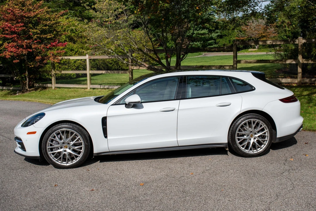 2018 Porsche 971 Panamera - Image 24 of 31