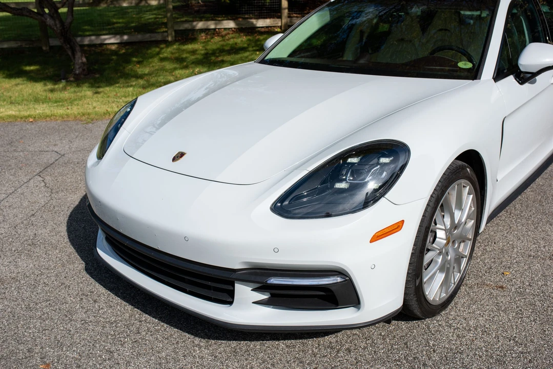 2018 Porsche 971 Panamera - Image 25 of 31
