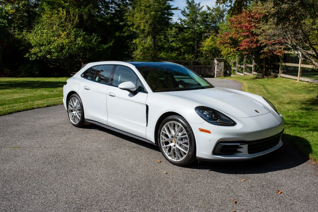 2018 Porsche 971 Panamera - Image 8 of 31