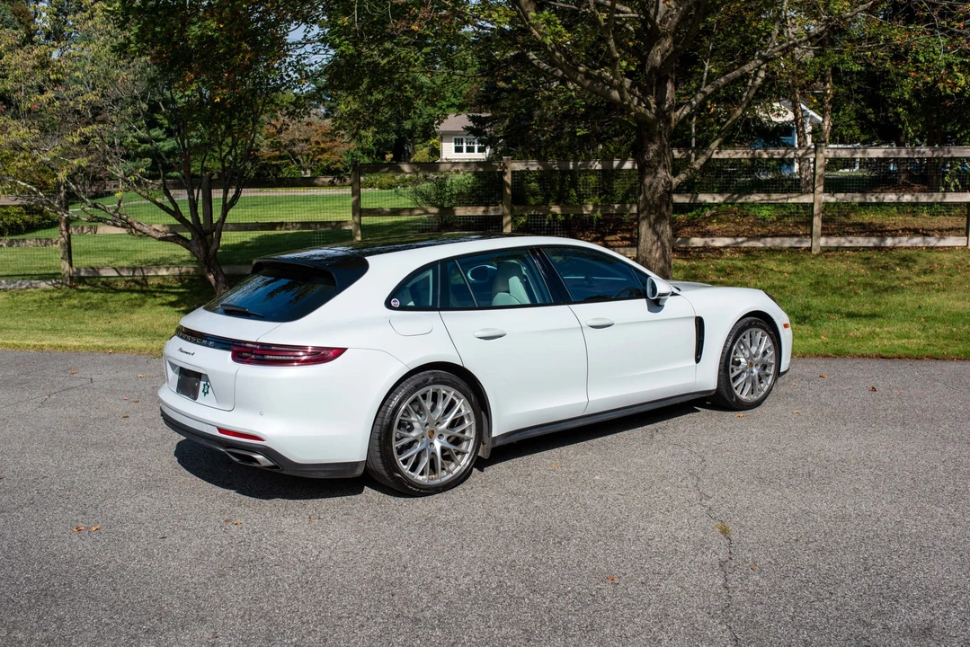 2018 Porsche 971 Panamera - Image 18 of 31