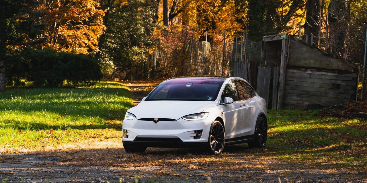 2018 Tesla Model X - Image 5 of 31