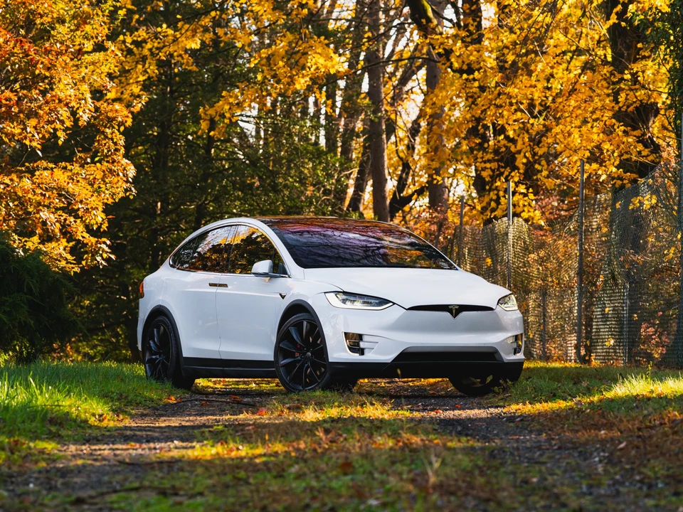 2018 Tesla Model X - Image 10 of 31