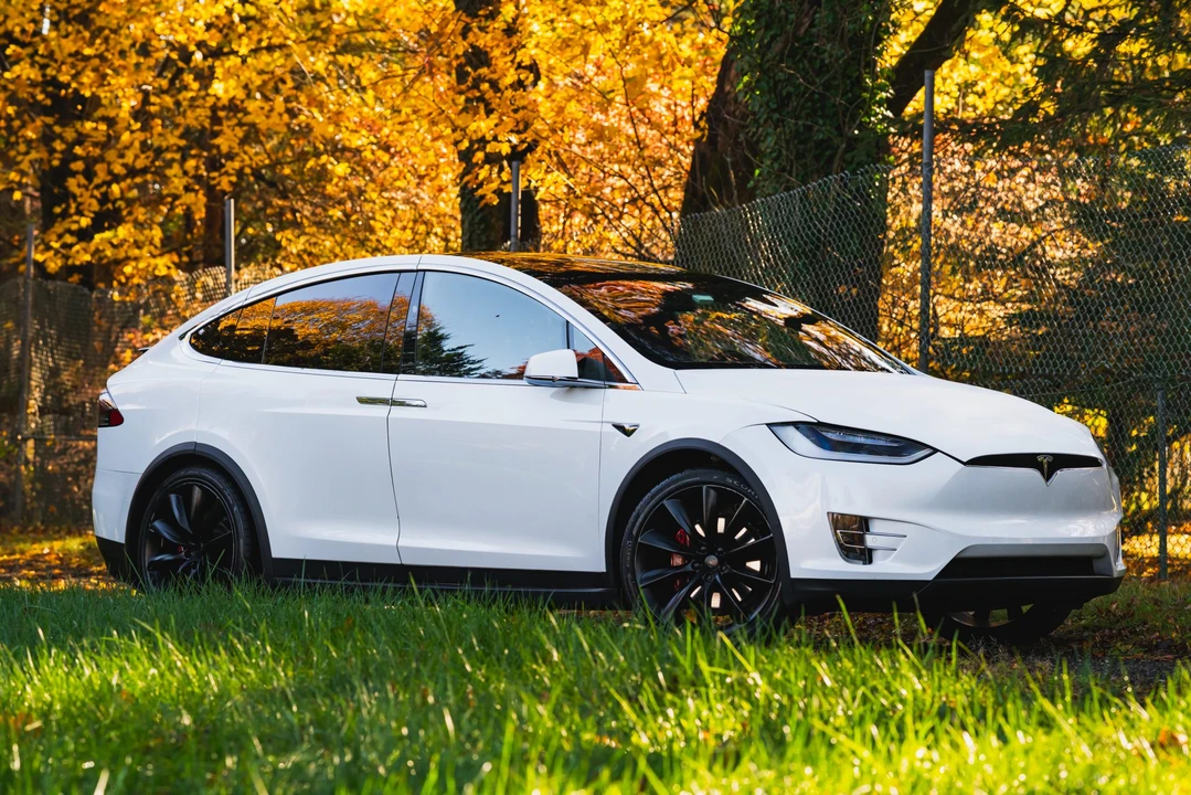 2018 Tesla Model X - Image 11 of 31