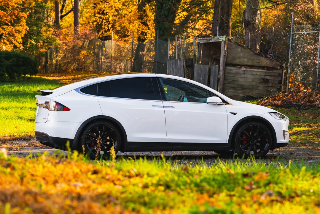 2018 Tesla Model X - Image 15 of 31