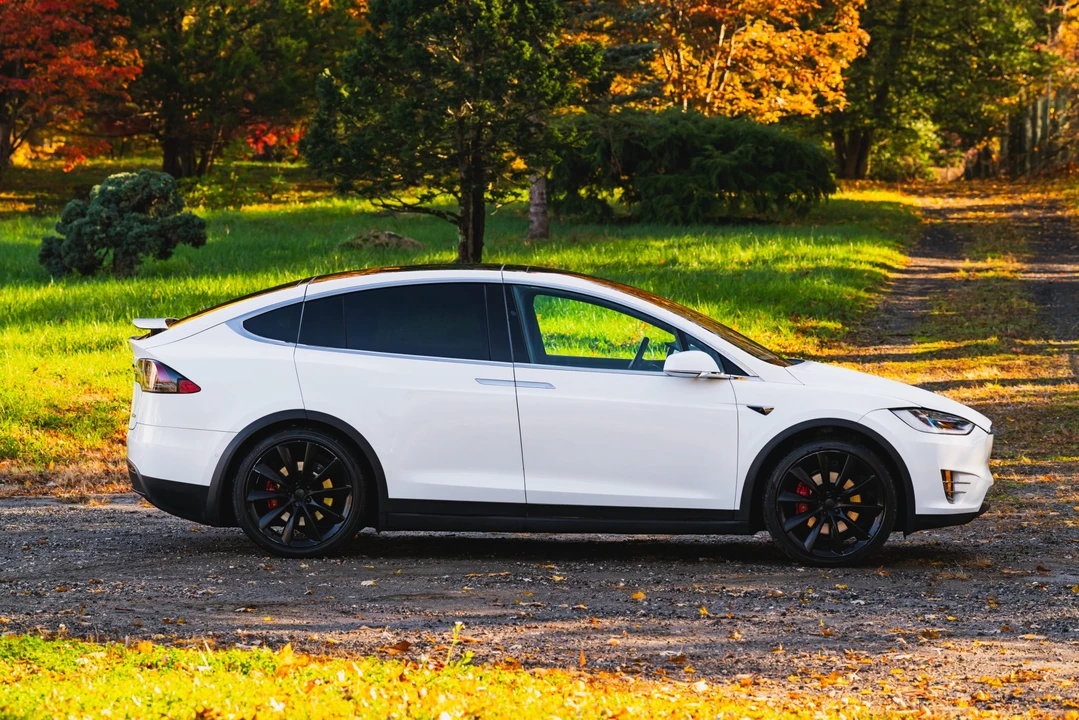 2018 Tesla Model X - Image 13 of 31