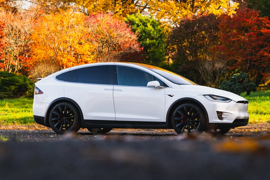 2018 Tesla Model X - Image 12 of 31