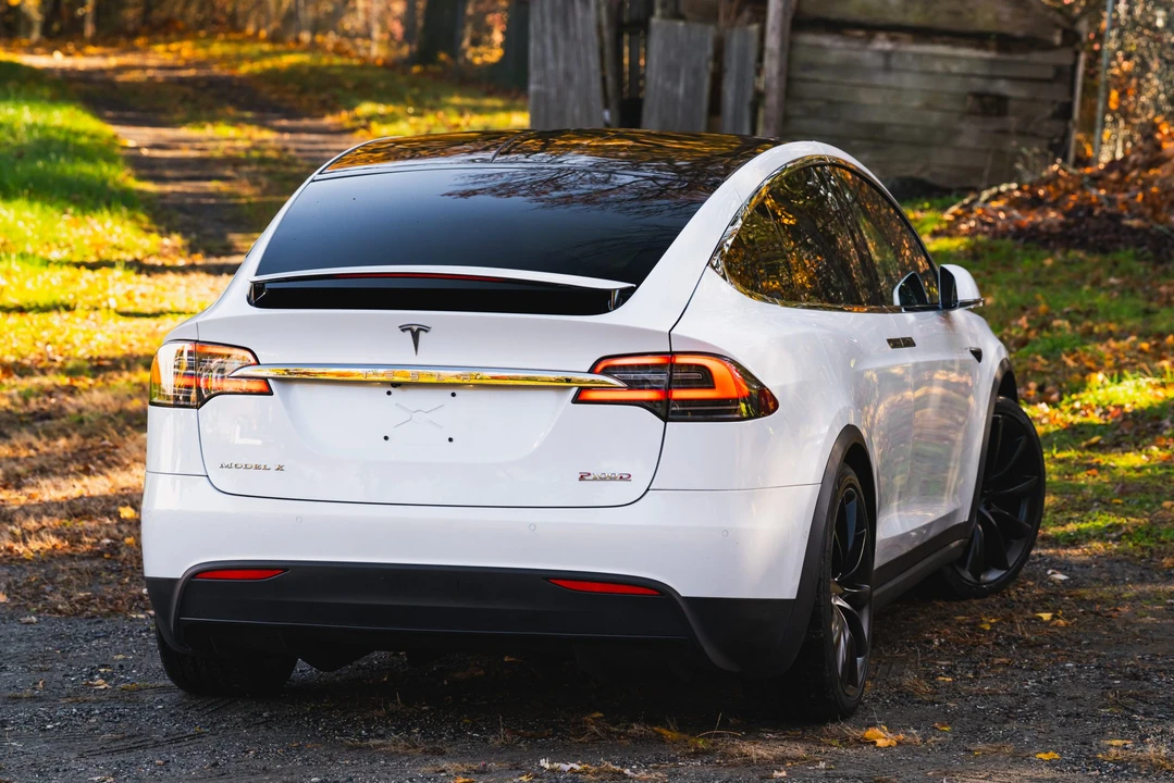2018 Tesla Model X - Image 18 of 31
