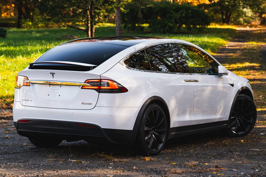 2018 Tesla Model X - Image 17 of 31