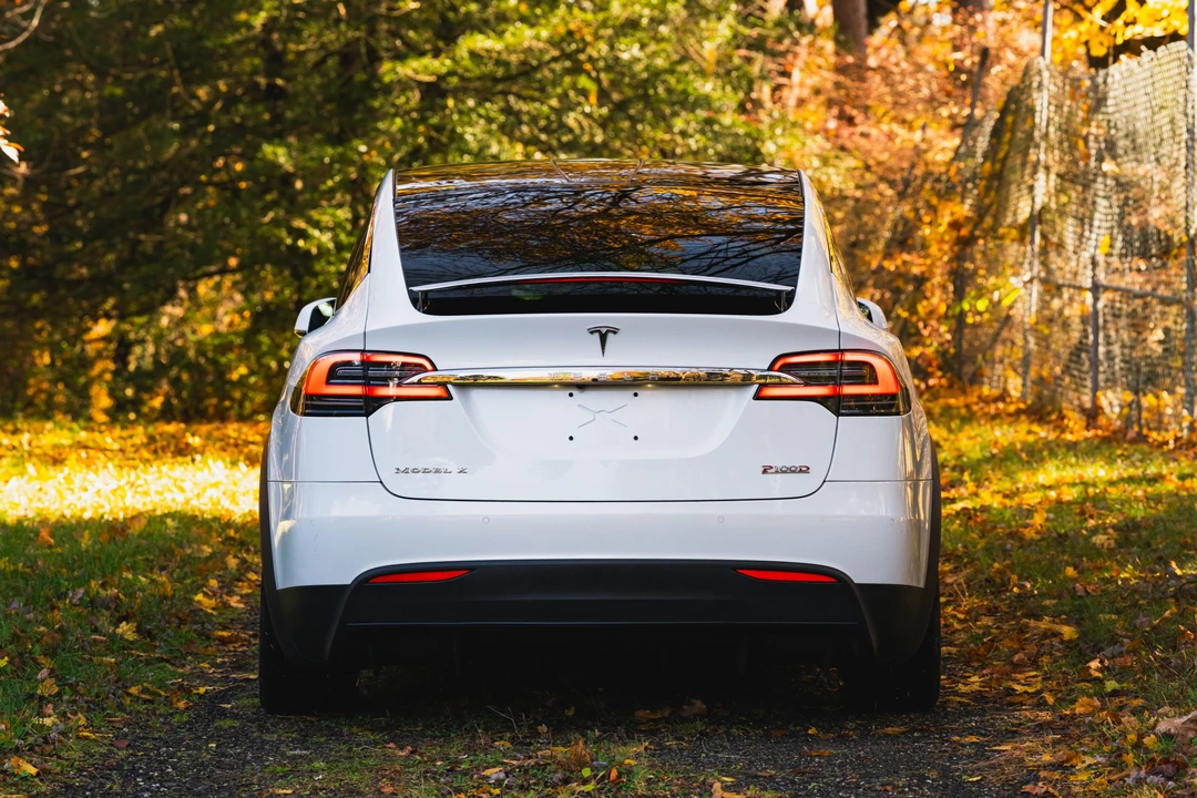 2018 Tesla Model X - Image 19 of 31