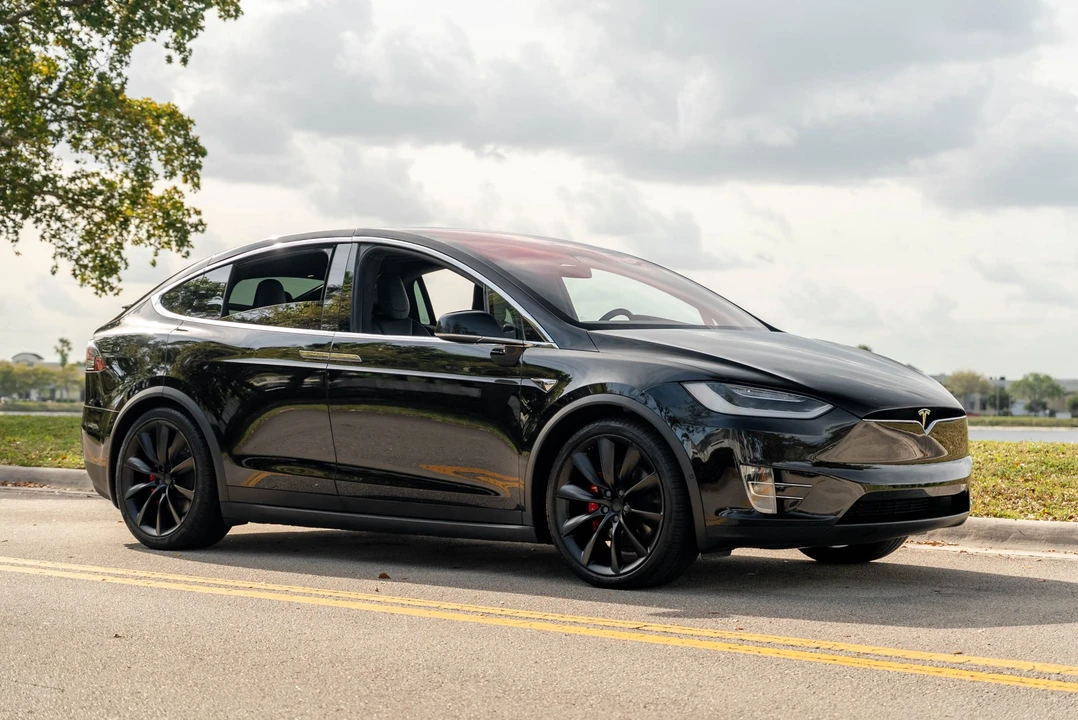 2018 Tesla Model X - Image 7 of 31