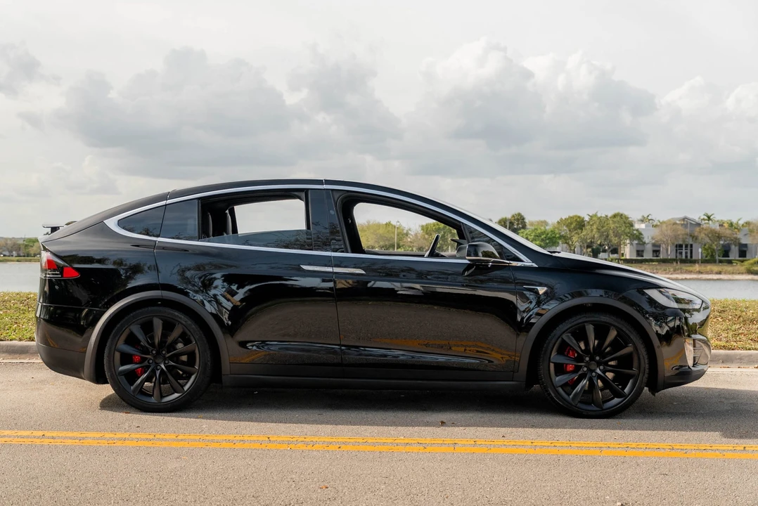 2018 Tesla Model X - Image 12 of 31
