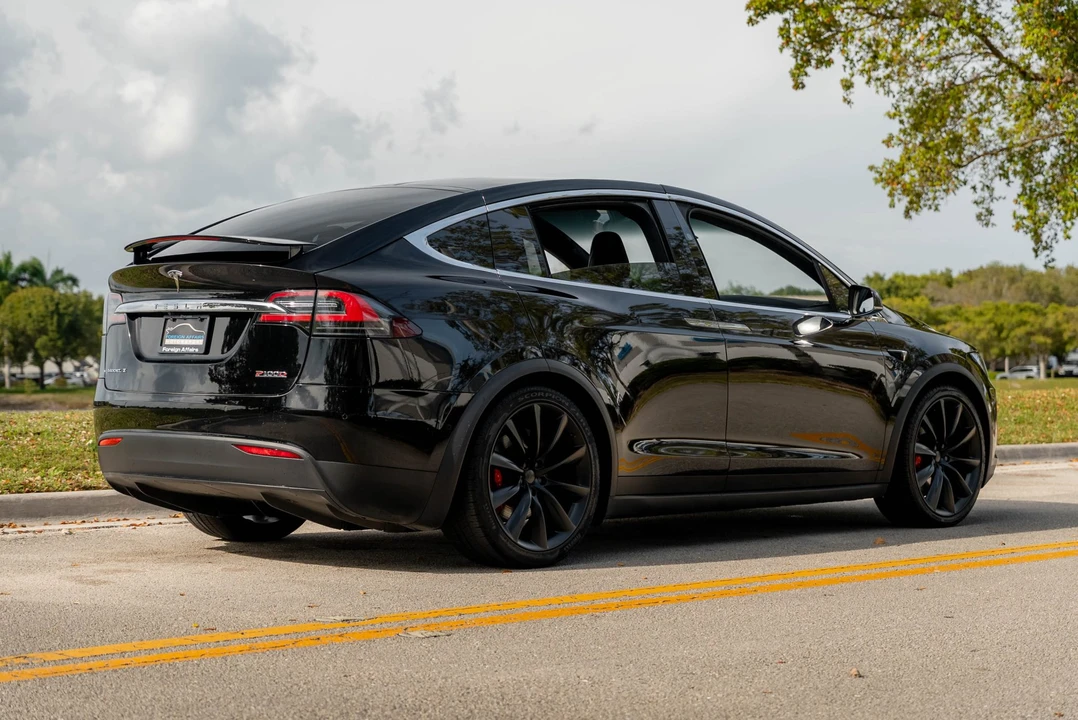 2018 Tesla Model X - Image 13 of 31