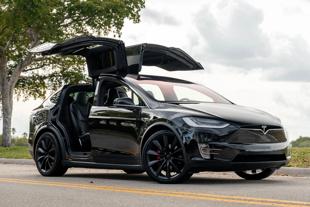 2018 Tesla Model X - Image 10 of 31