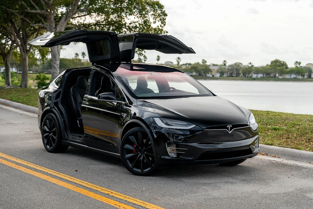 2018 Tesla Model X - Image 11 of 31