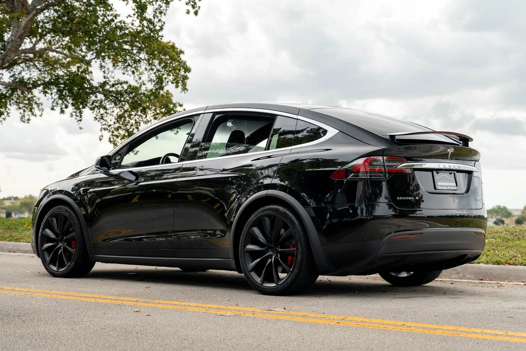 2018 Tesla Model X - Image 17 of 31