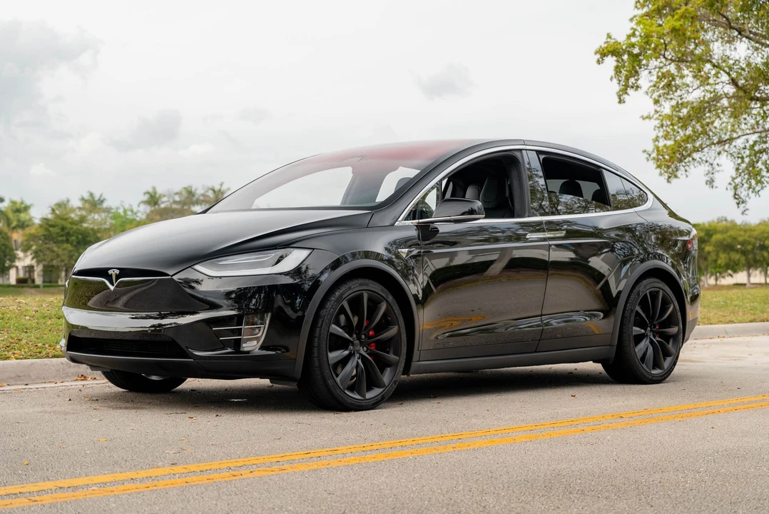 2018 Tesla Model X - Image 2 of 31