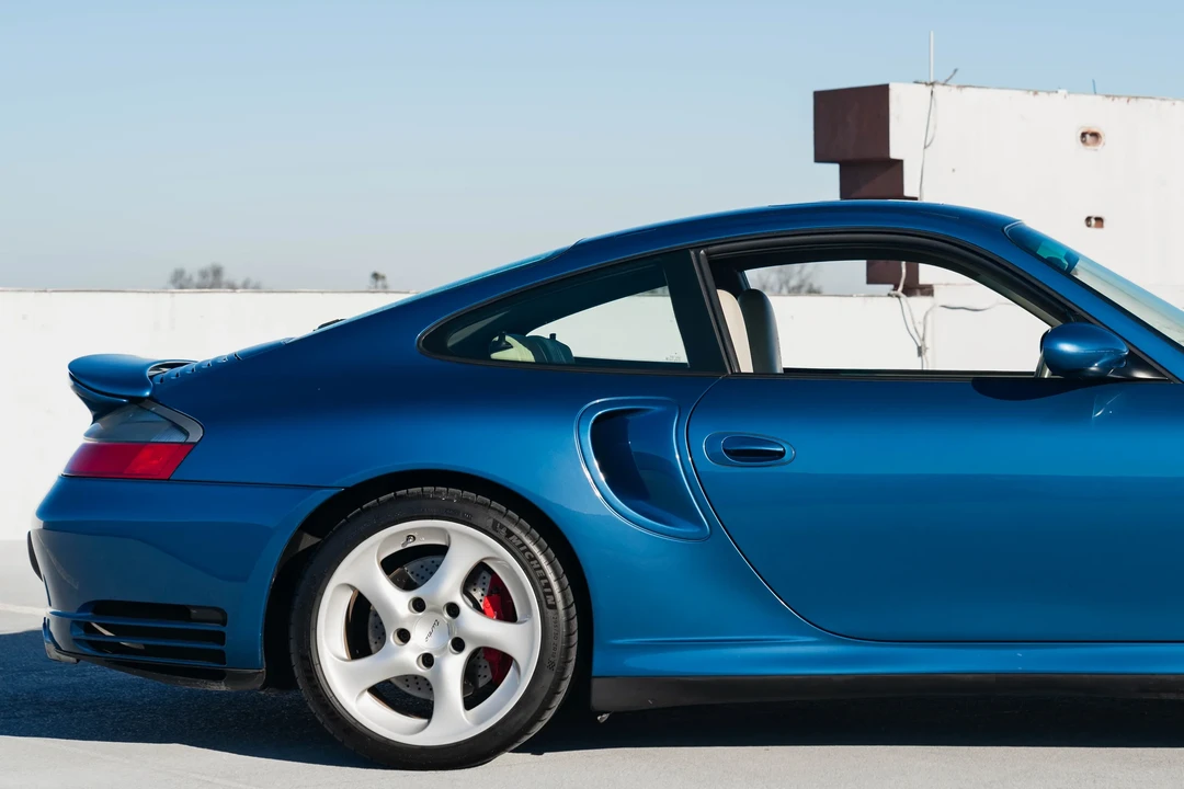 2001 Porsche 996 Turbo - Image 15 of 31
