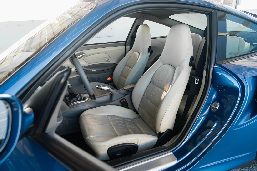 2001 Porsche 996 Turbo - Image 28 of 31