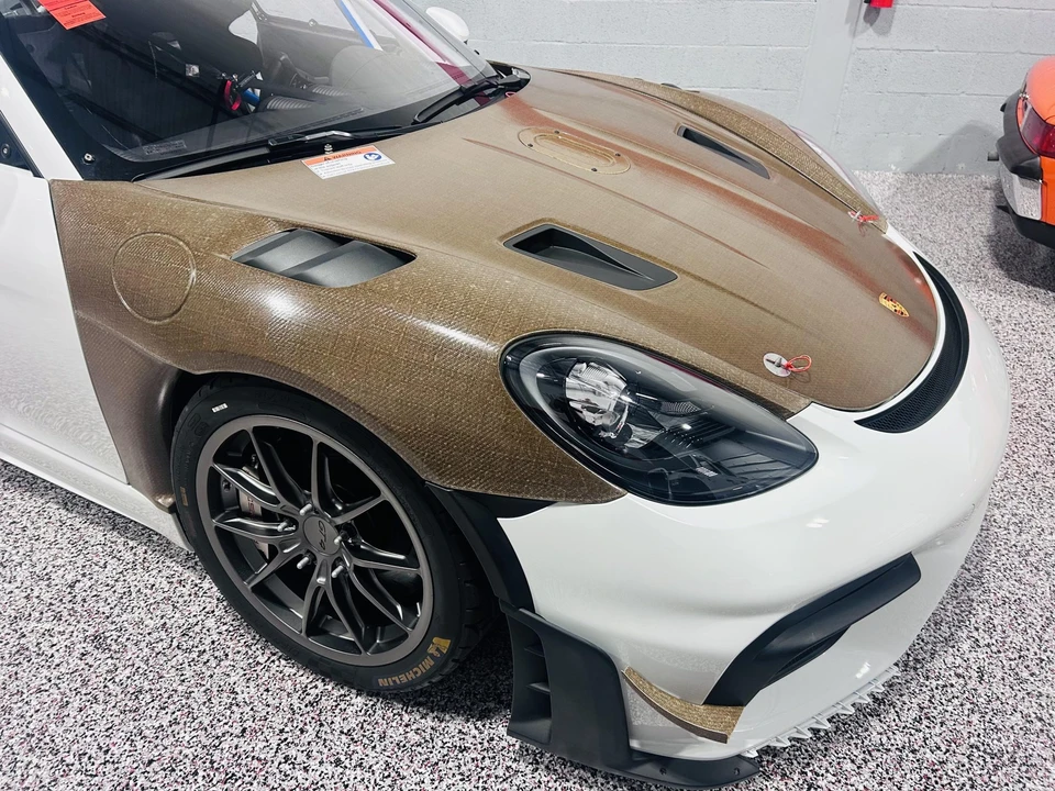 2025 Porsche 718 Cayman GT4 RS Clubsport - Image 12 of 31