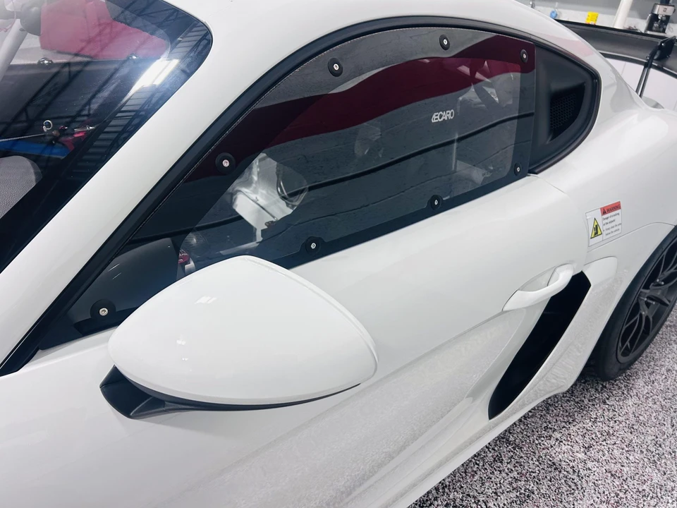 2025 Porsche 718 Cayman GT4 RS Clubsport - Image 17 of 31