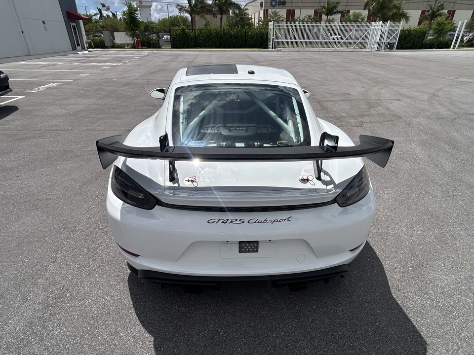 2025 Porsche 718 Cayman GT4 RS Clubsport - Image 7 of 31
