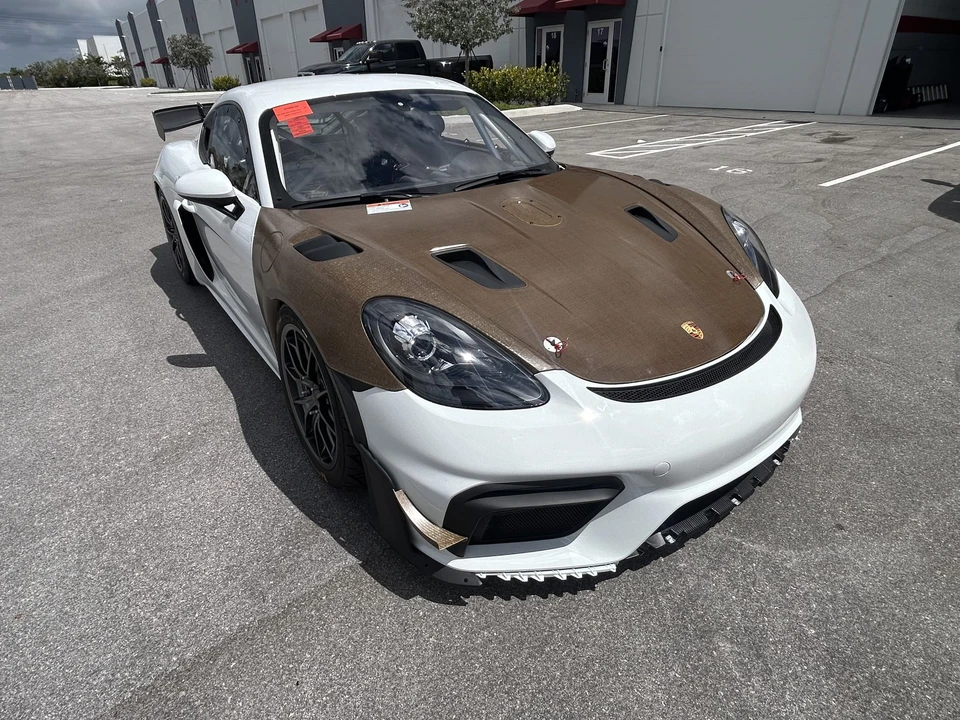 2025 Porsche 718 Cayman GT4 RS Clubsport - Image 4 of 31