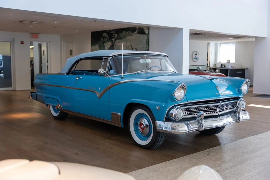1955 Ford Fairlane 1st Gen - Image 17 of 31