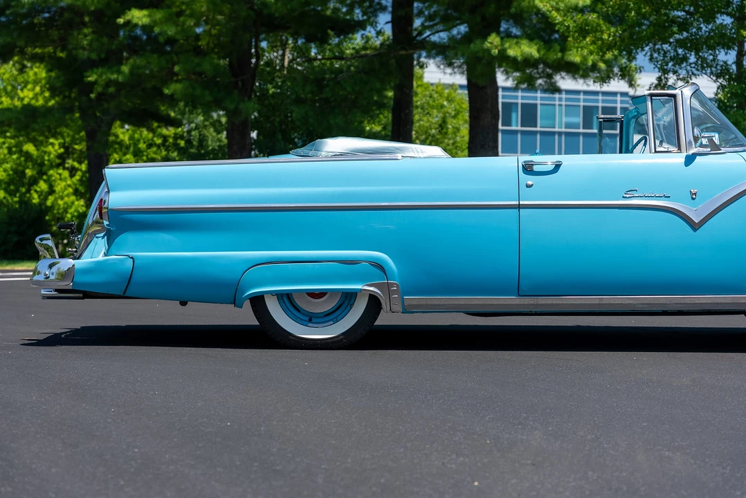 1955 Ford Fairlane 1st Gen - Image 24 of 31