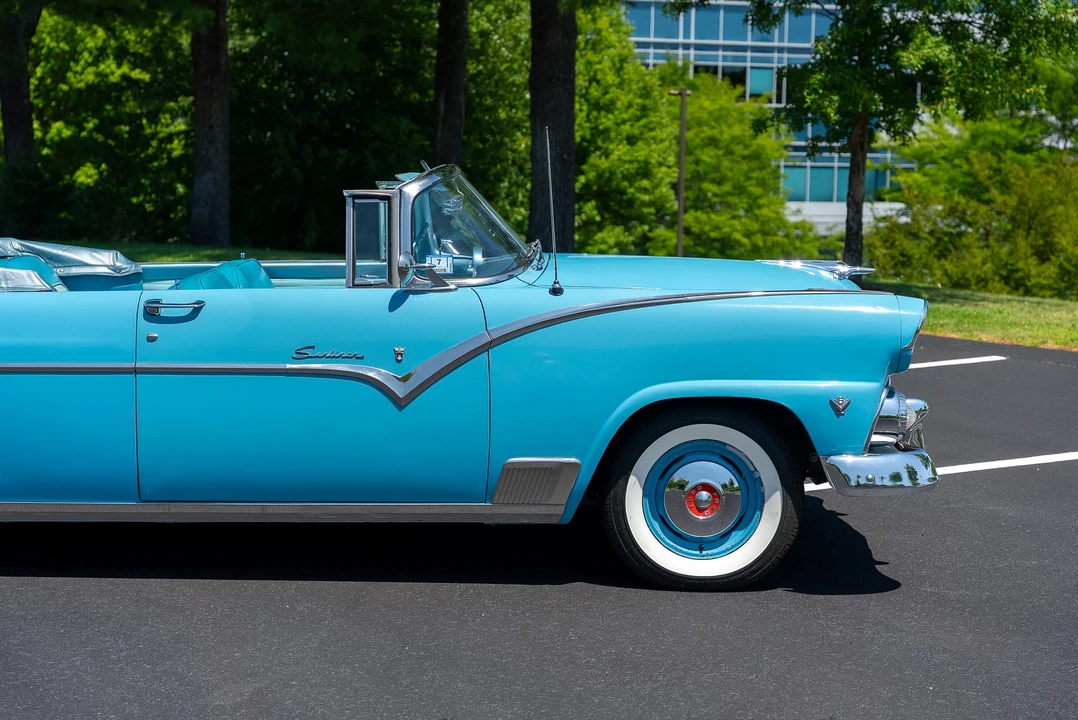 1955 Ford Fairlane 1st Gen - Image 27 of 31