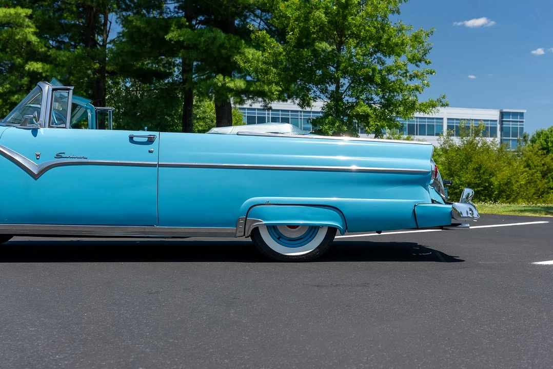 1955 Ford Fairlane 1st Gen - Image 21 of 31