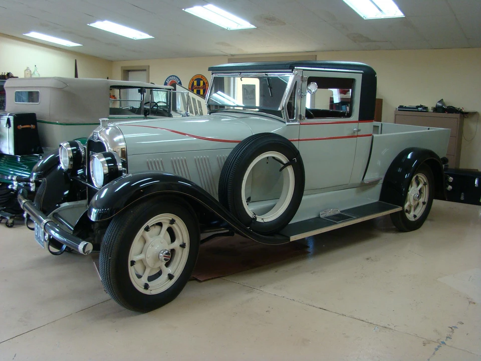 1927 Auburn Eight - Image 2 of 31