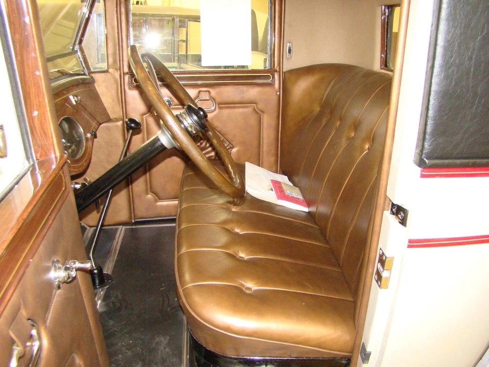 1927 Auburn Eight - Image 16 of 31