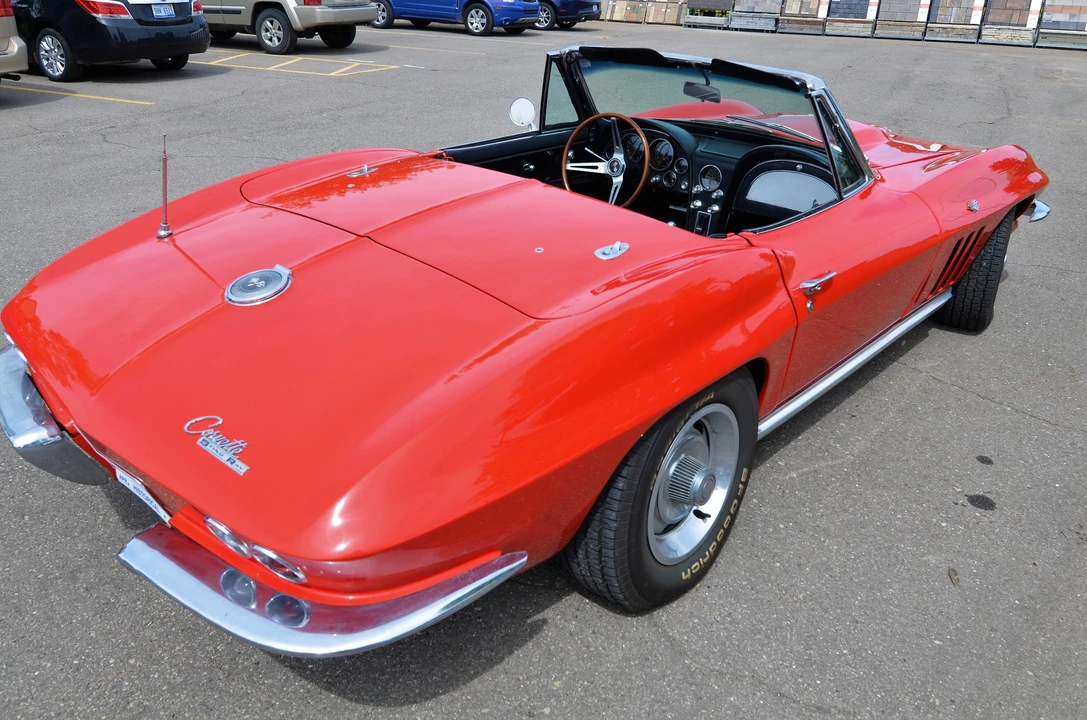 1965 Chevrolet Corvette C2 - Image 14 of 31