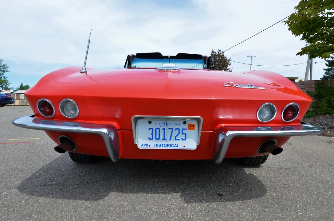 1965 Chevrolet Corvette C2 - Image 13 of 31