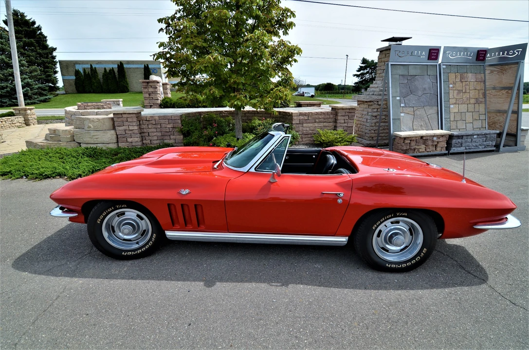 1965 Chevrolet Corvette C2 - Image 8 of 31