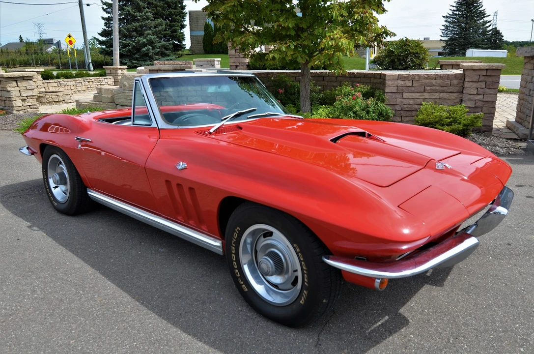 1965 Chevrolet Corvette C2 - Image 2 of 31